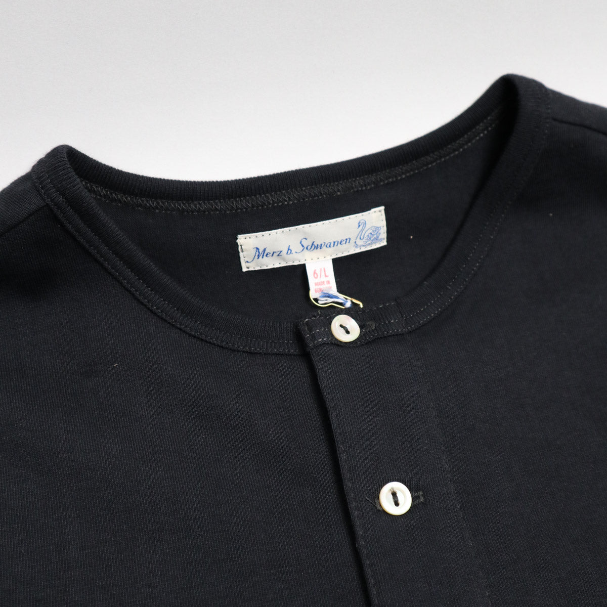 The Originals 207 Loopwheeled Short Sleeve Henley Classic Fit Charcoal