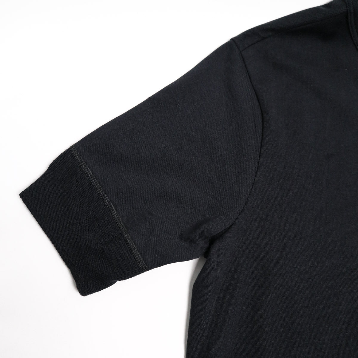 The Originals 207 Loopwheeled Short Sleeve Henley Classic Fit Charcoal