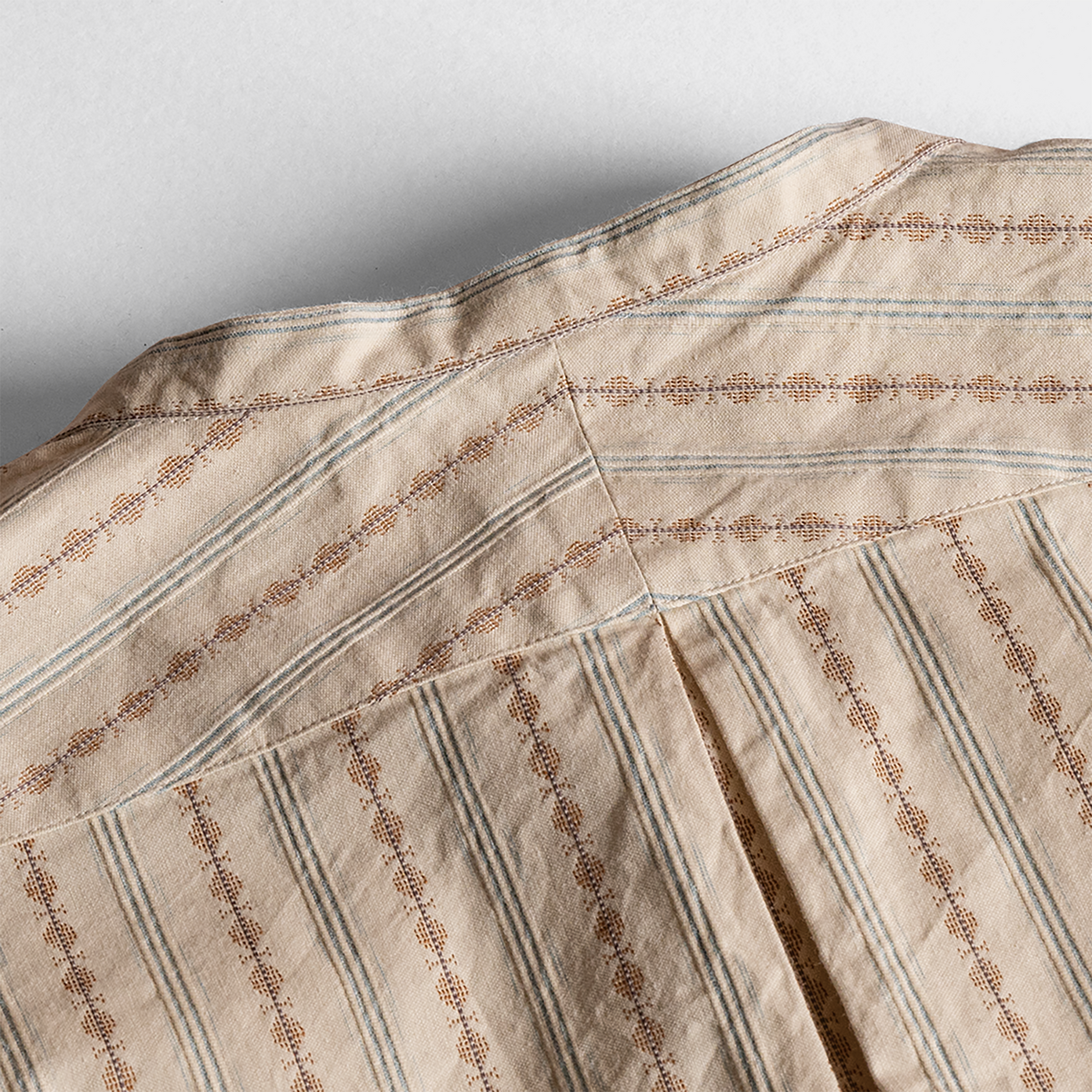 S1001 Stand-up Collar Shirt - Beige